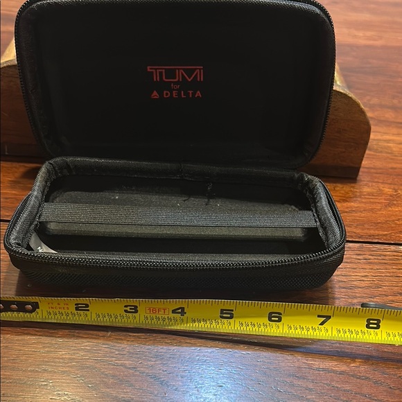 TUMI for Delta Navy Blue Portable Audio Travel Case - Picture 5 of 6